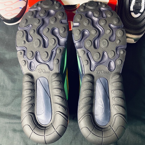 Nike Air Max 270 React - Picture 2 of 6
